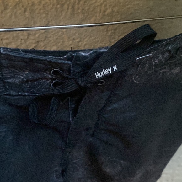Hurley | Mens | Black Print | Swim-trunks | Size:30 - Picture 5 of 11